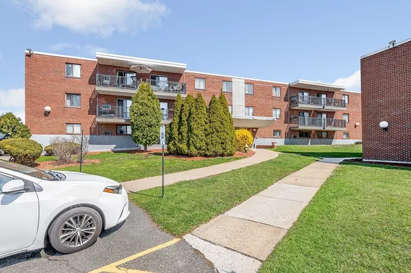 $365,000 | 300 Governors Drive, Unit 21, Winthrop, MA 02152