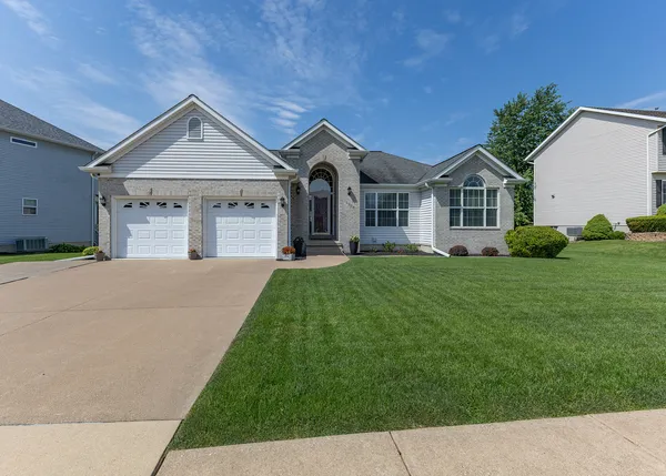 $405,000 | 1508 East 5th Street, Coal Valley, IL 61240