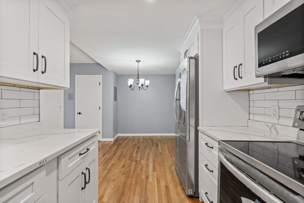 57 Jacqueline Road, Unit 2 Waltham, MA 02452 - Photo 5 of 28 Gallery Image 5