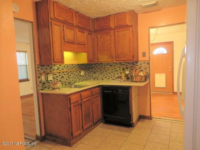 1019 Lee Road Jacksonville, FL 32225 - Photo 3 of 17 Kitchen