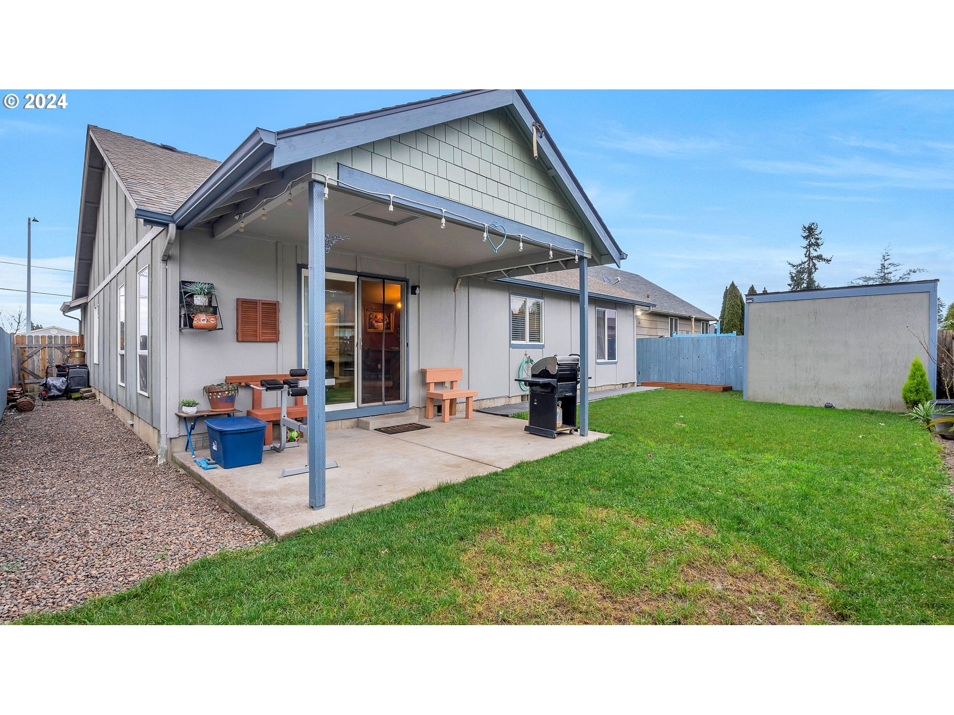 4688 Swegle Road Northeast Salem, OR 97301 - Photo 18 of 18 a house view with a sitting space and garden