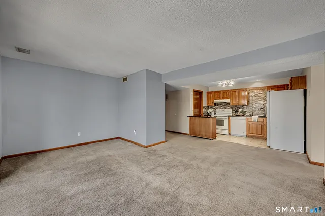 $195,000 | 54 North Mountain Road, Unit 204, New Britain, CT 06053