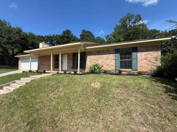 $249,000 | 210 Syble Lane, Longview, TX 75605