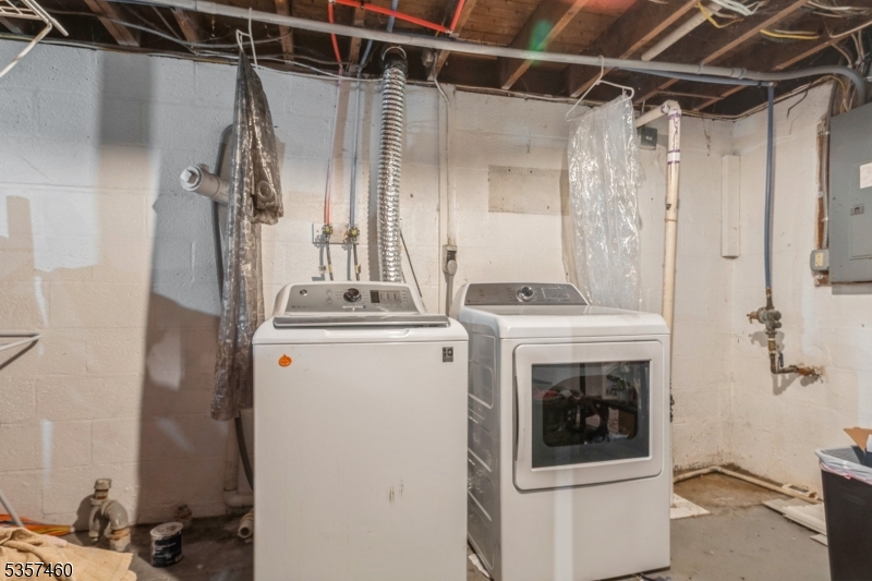 8 Millbrook Road Washington, NJ 07882 - Photo 18 of 24 a utility room with dryer and washer