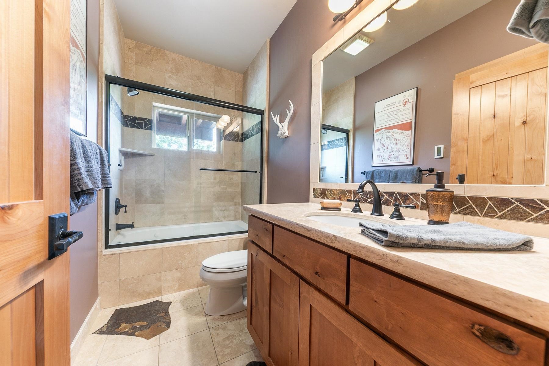 14780 Slalom Way Truckee, CA 96161 - Photo 22 of 28 Gallery Image 22
