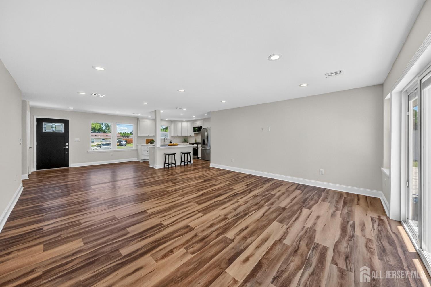 19 Springdale Road Kendall Park, NJ 08824 - Photo 8 of 41