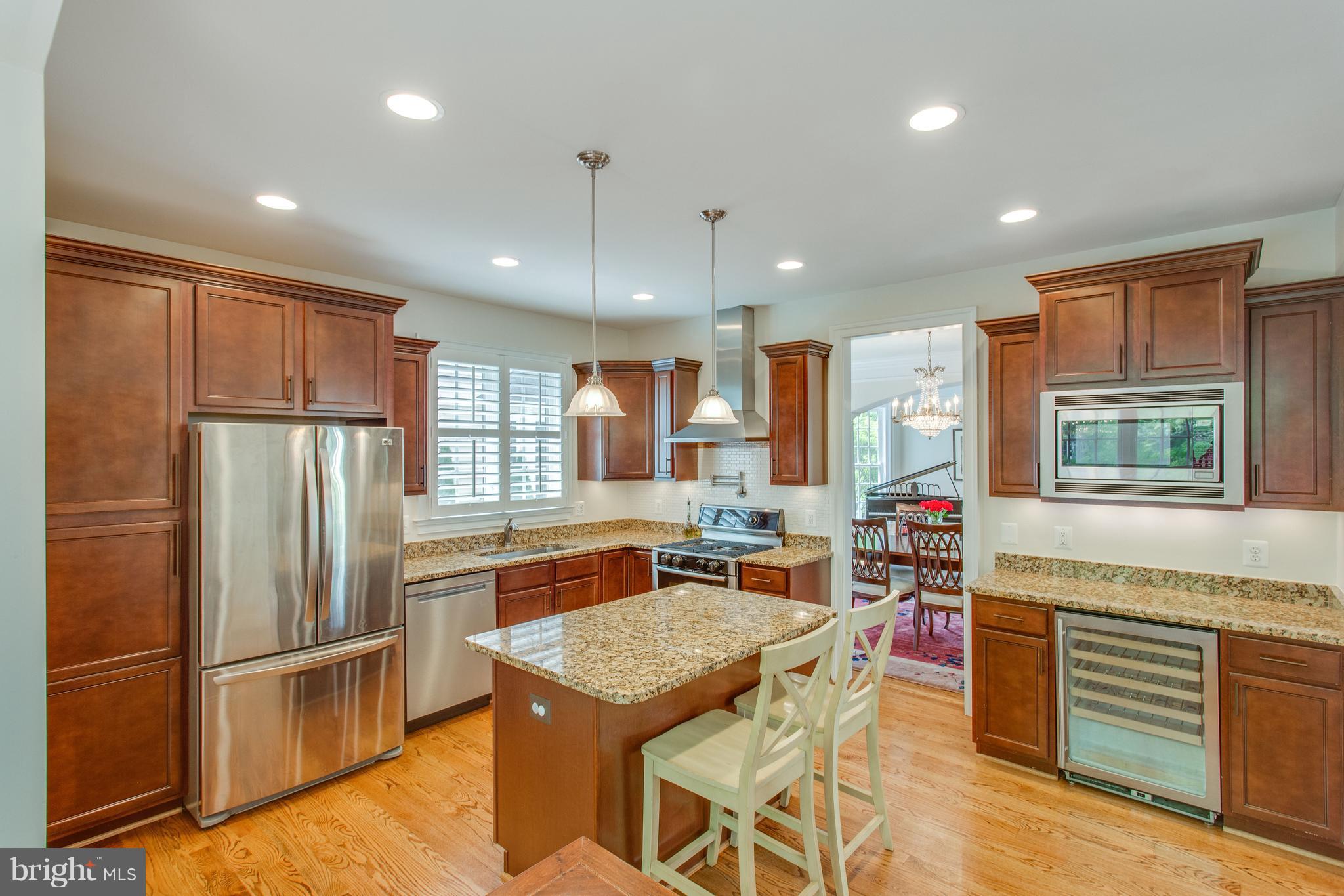 8037 Washington Road Alexandria, VA 22308 - Photo 13 of 30 Stainless steel chef's appliances