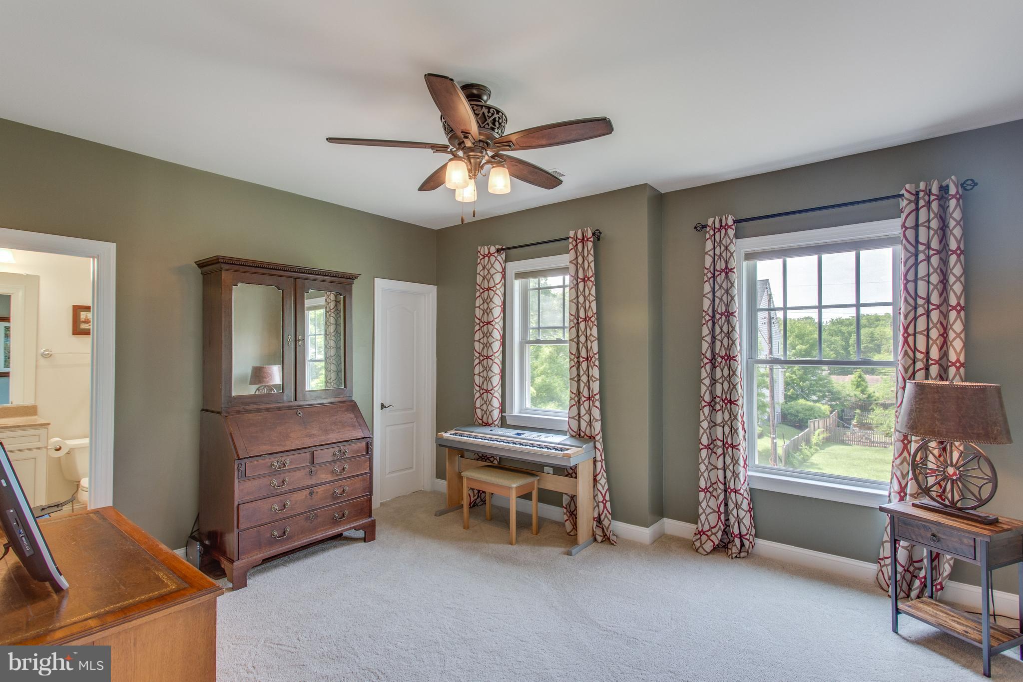 8037 Washington Road Alexandria, VA 22308 - Photo 20 of 30 Fourth bedroom w walk-in closet and attached bath
