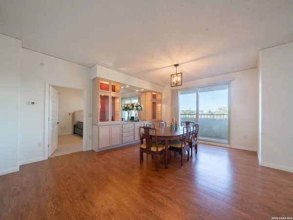 $5,936 | 1 Towers Park Lane, Unit 317, San Antonio, TX 78209