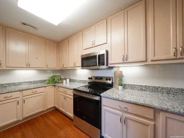 $5,936 | 1 Towers Park Lane, Unit 317, San Antonio, TX 78209