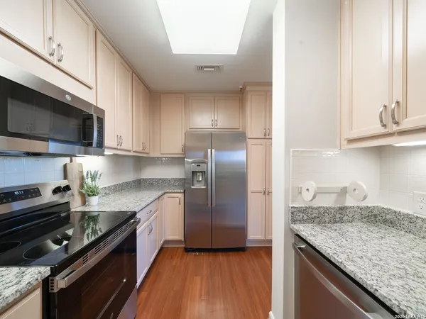 $5,936 | 1 Towers Park Lane, Unit 317, San Antonio, TX 78209