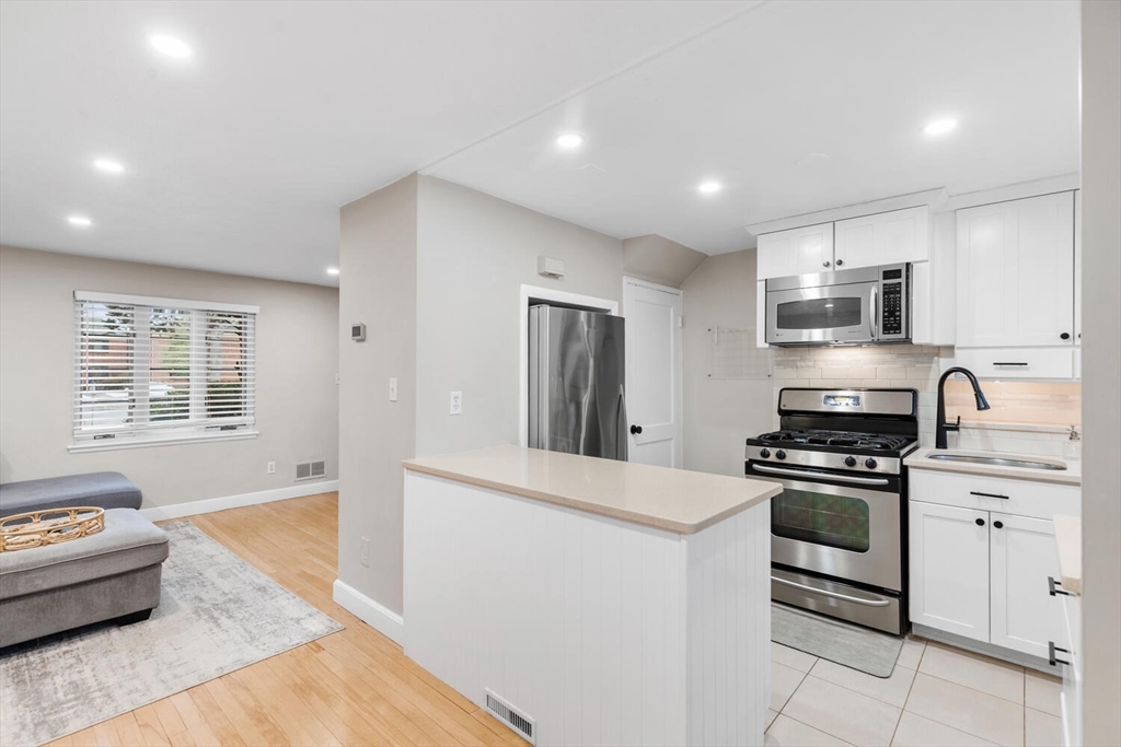 49 Pierce Road, Unit 49 Watertown, MA 02472 - Photo 10 of 28