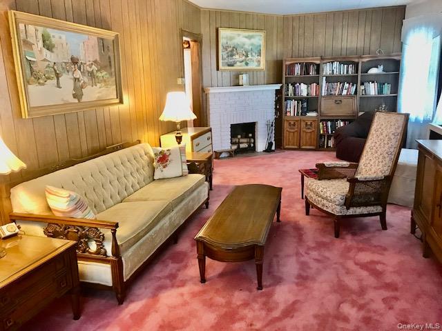 Large Living room with Fireplace