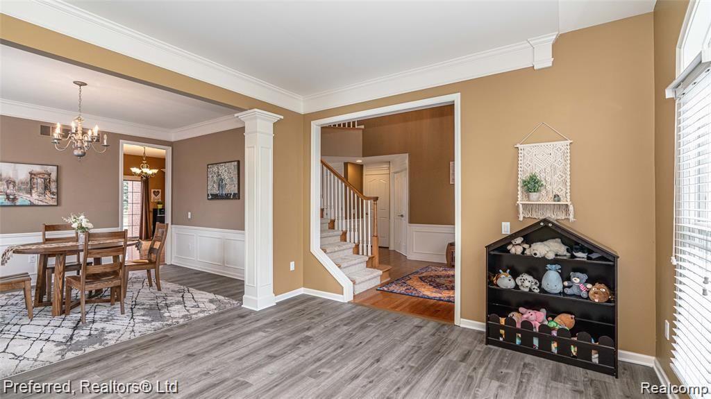 48358 Antique Road Canton, MI 48187 - Photo 15 of 56 Living room