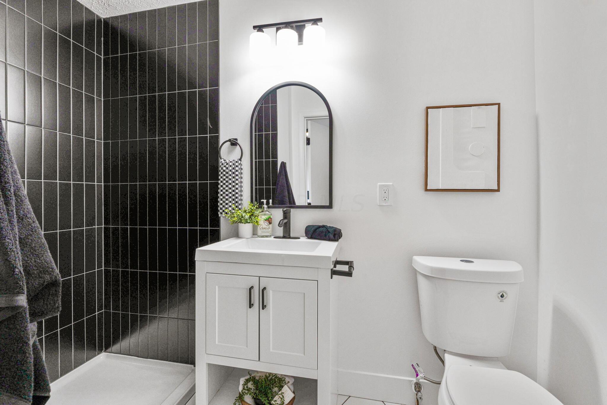 2527 Cranford Road Columbus, OH 43221 - Photo 27 of 40 2527 Cranford (Interior)-29