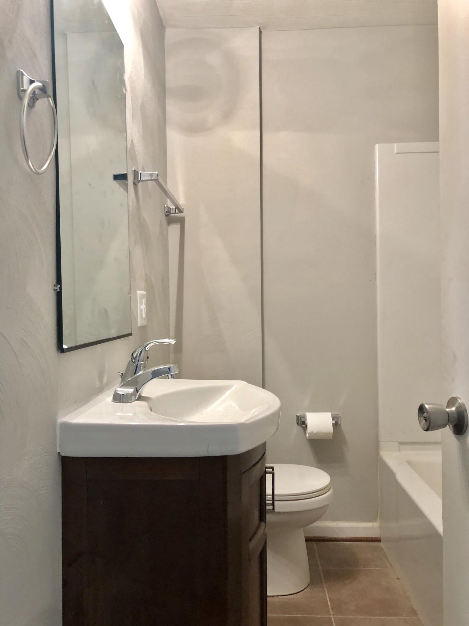 3224 Ventnor Road Southeast Roanoke, VA 24014 - Photo 12 of 16 Bathroom