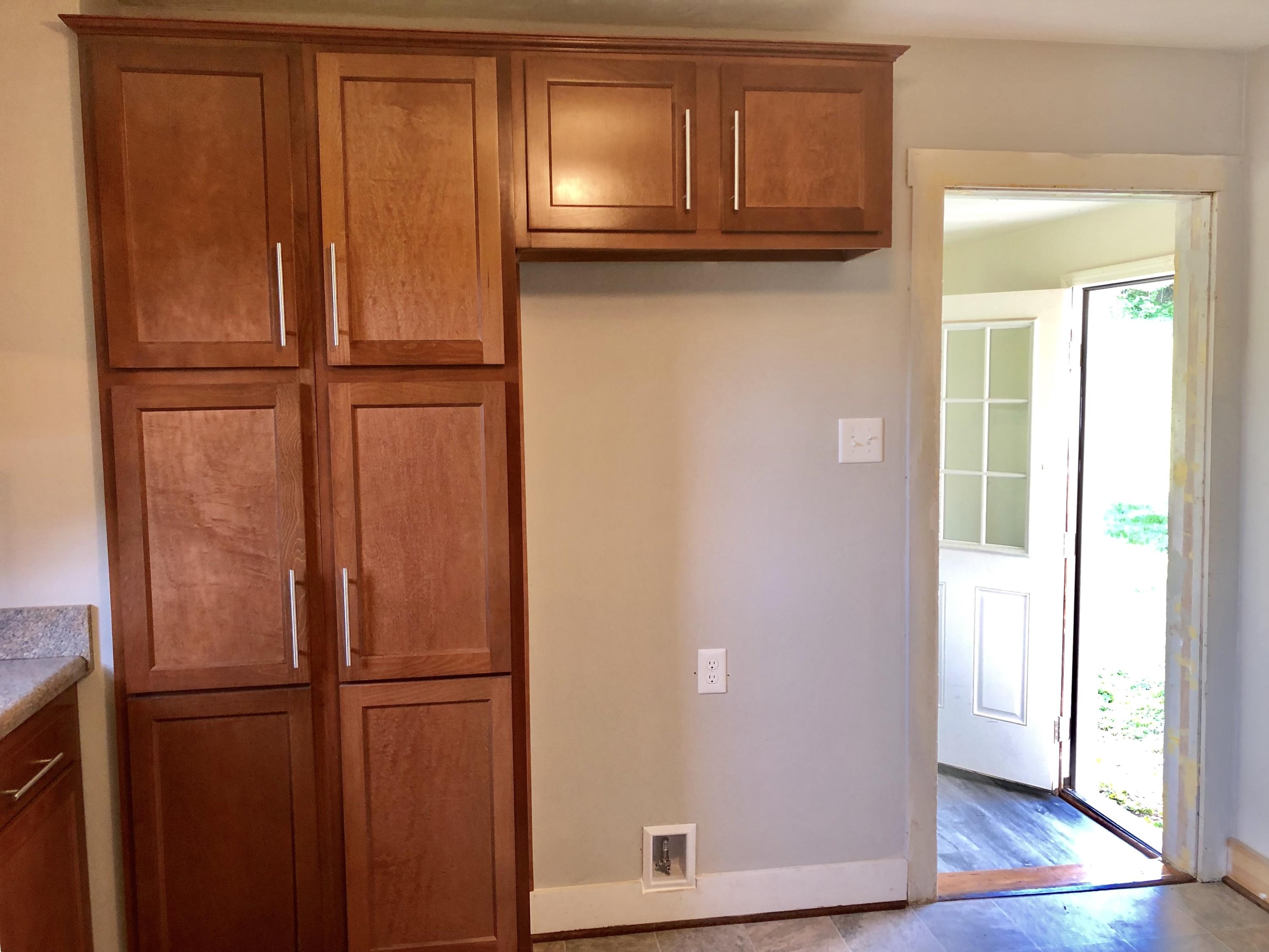 3224 Ventnor Road Southeast Roanoke, VA 24014 - Photo 3 of 16 Pantry