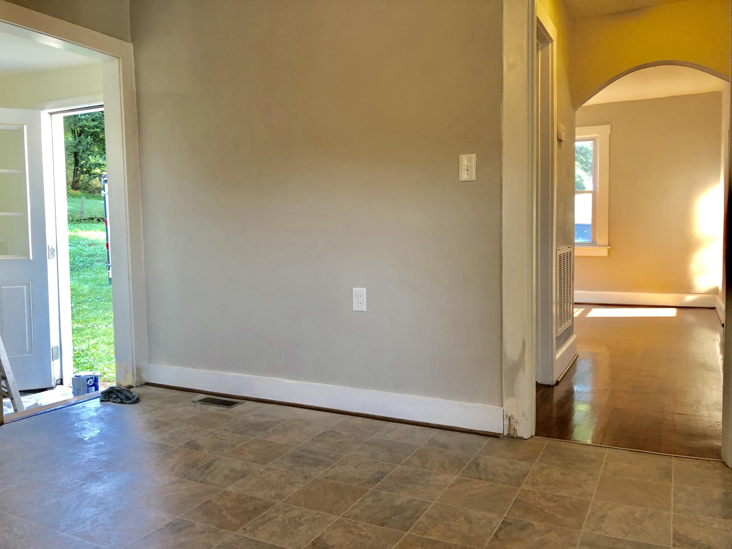 3224 Ventnor Road Southeast Roanoke, VA 24014 - Photo 5 of 16 DA3C3873-DFEB-4E64-810D-4FEA9A8C8D22