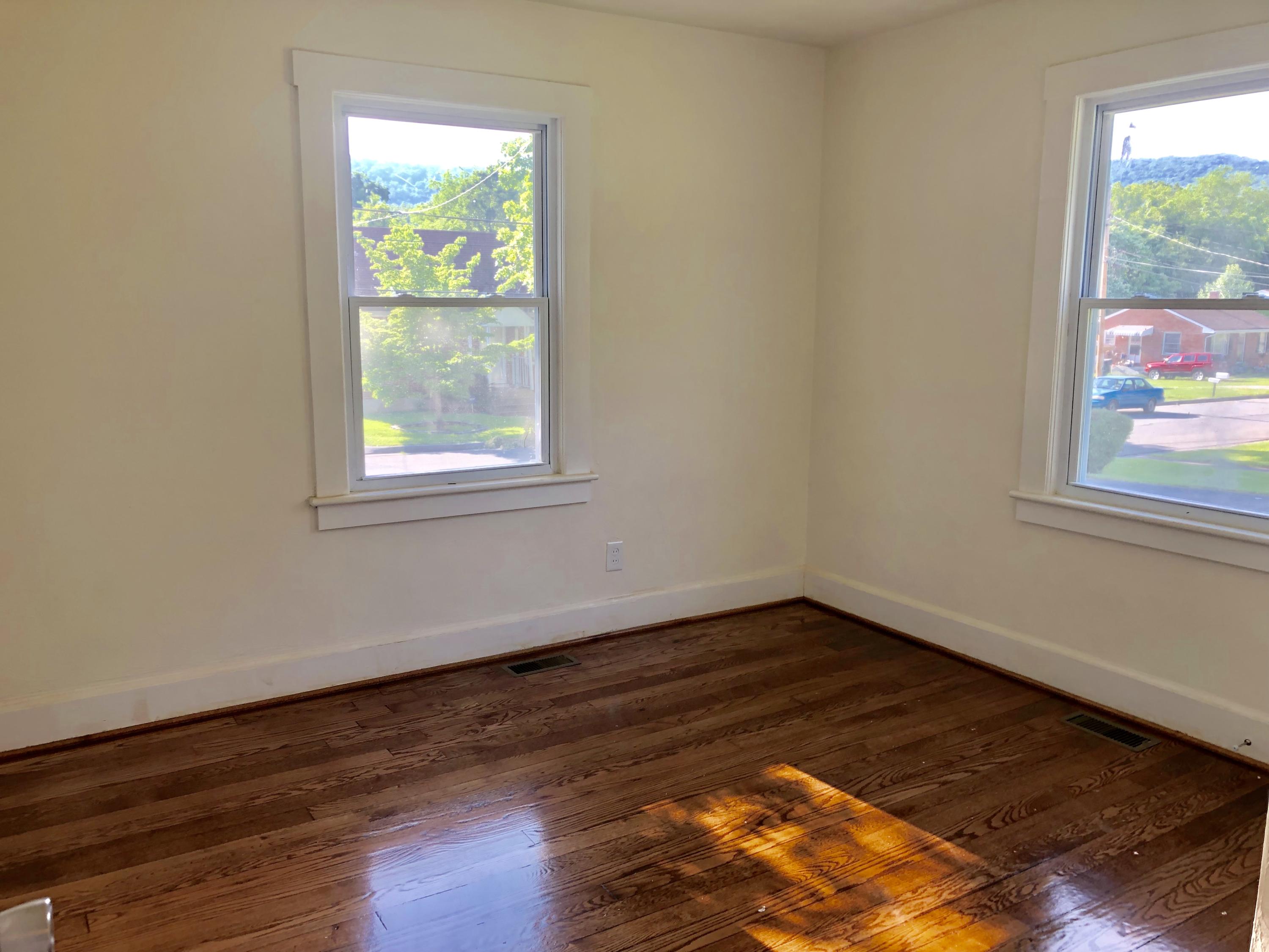 3224 Ventnor Road Southeast Roanoke, VA 24014 - Photo 8 of 16 Bed Room 1 (first floor)