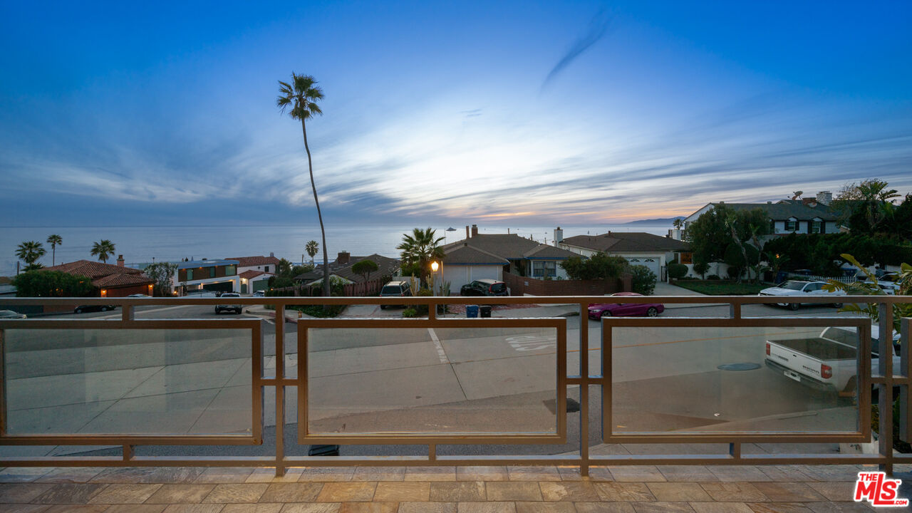 7350 Rindge Avenue Playa del Rey, CA 90293 - Photo 13 of 55
