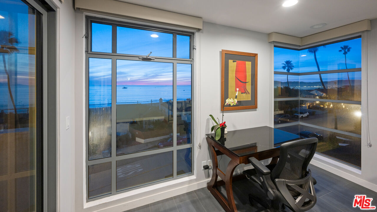 7350 Rindge Avenue Playa del Rey, CA 90293 - Photo 24 of 55 a dining room with furniture and window