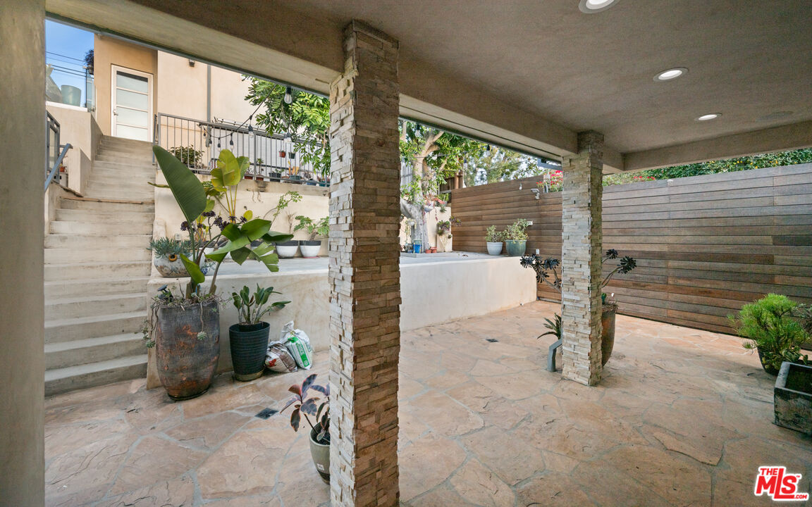 7350 Rindge Avenue Playa del Rey, CA 90293 - Photo 42 of 55 a view of livingroom with furniture