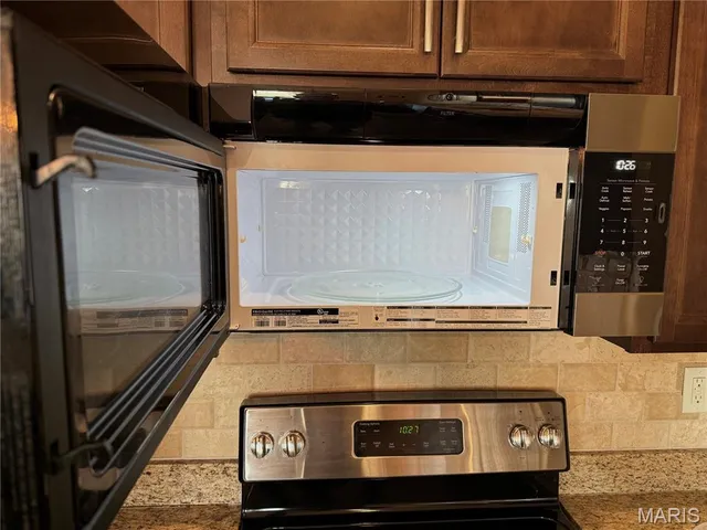 $430,000 | 3513 Brookside Crossing Drive, St. Charles, MO 63301