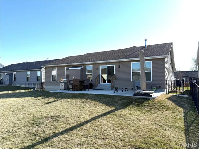 $430,000 | 3513 Brookside Crossing Drive, St. Charles, MO 63301