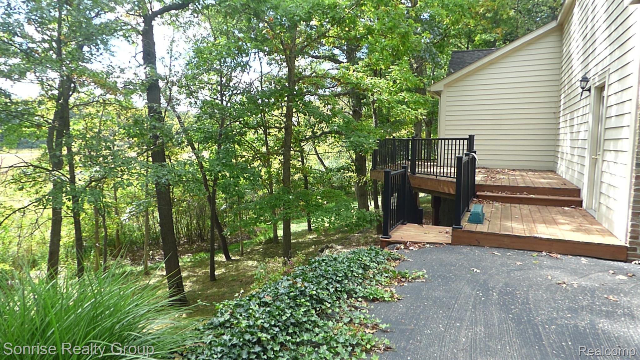 10232 Spencer Road Brighton, MI 48114 - Photo 26 of 32 Gallery Image 26