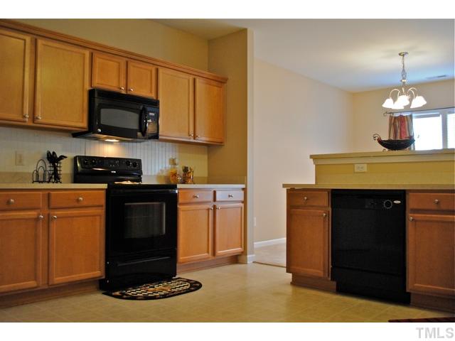 ALL Appliances convey! Microwave, oven, dishwasher, refrigerator, washer and dryer!