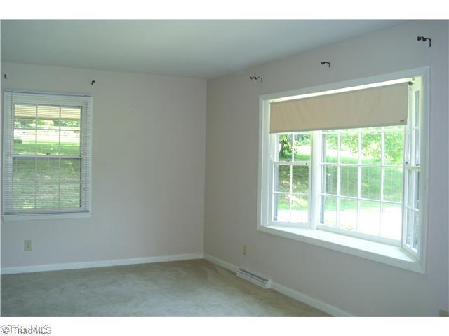 3612 Castleton Road Greensboro, NC 27406 - Photo 3 of 13 Living Room.