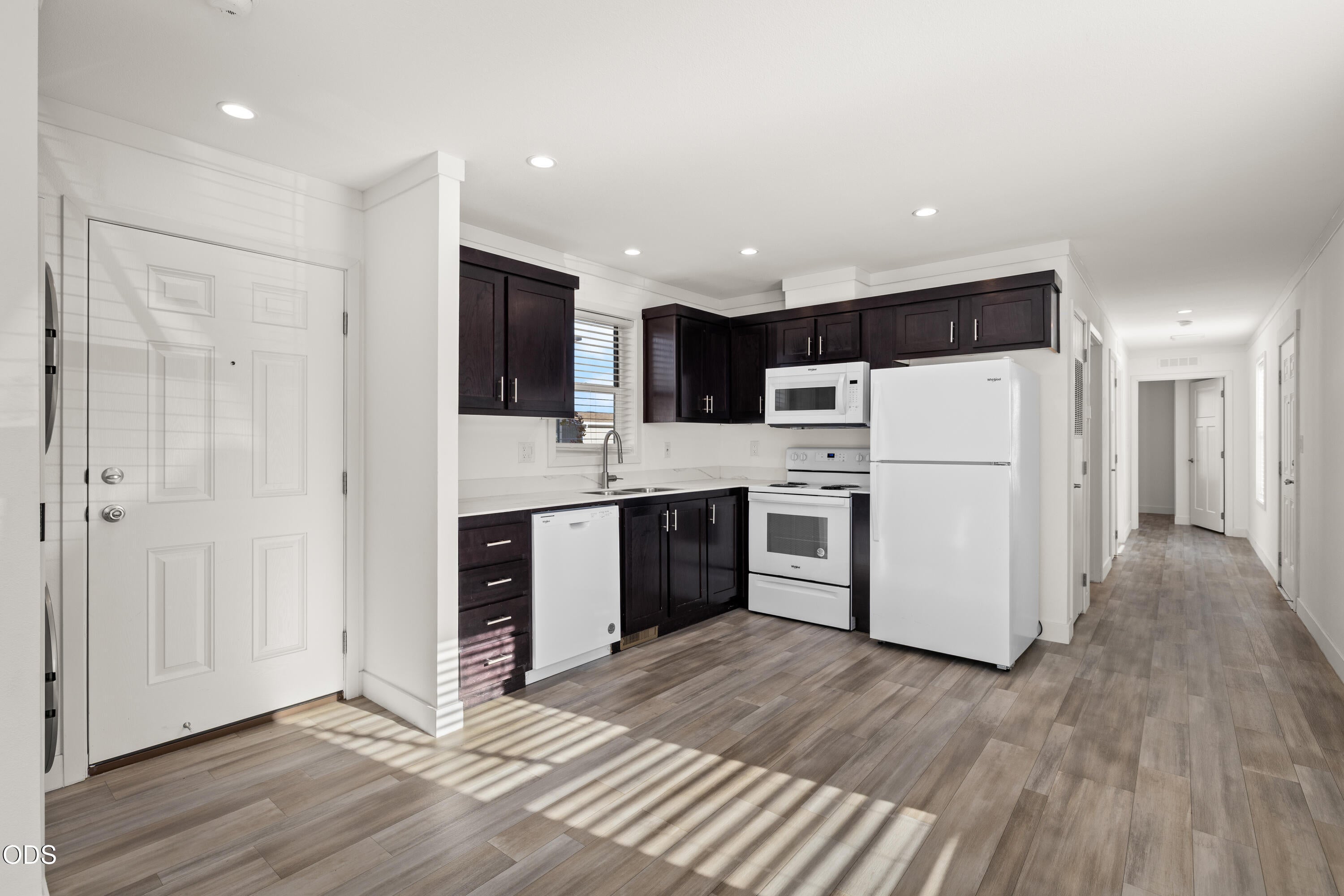 460 Arnos Street, Unit 45 Talent, OR 97540 - Photo 5 of 23 Gallery Image 5