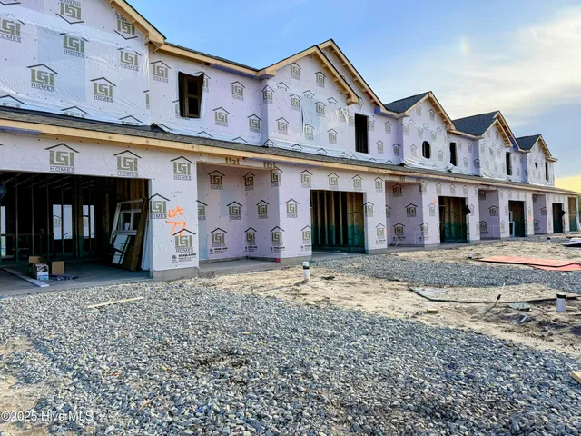 $319,900 | 97 Cmns Vw Drive, Hampstead, NC 28443