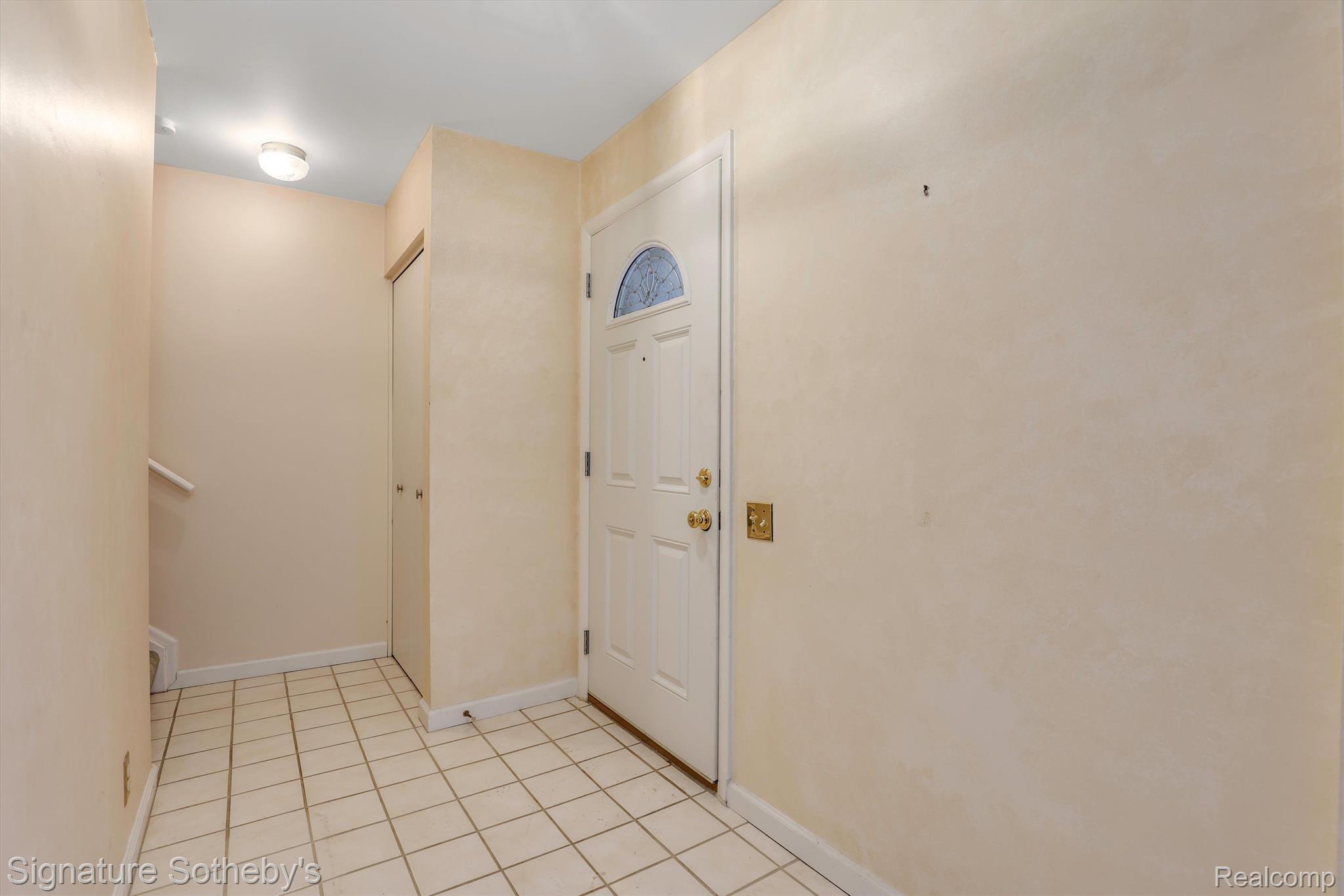 915 Cook Road Grosse Pointe, MI 48236 - Photo 6 of 38 Gallery Image 6