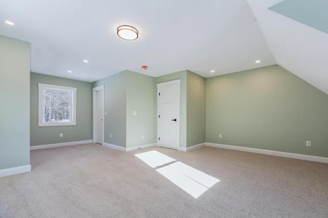 $699,900 | 39 Mast Road, Lee, NH 03861