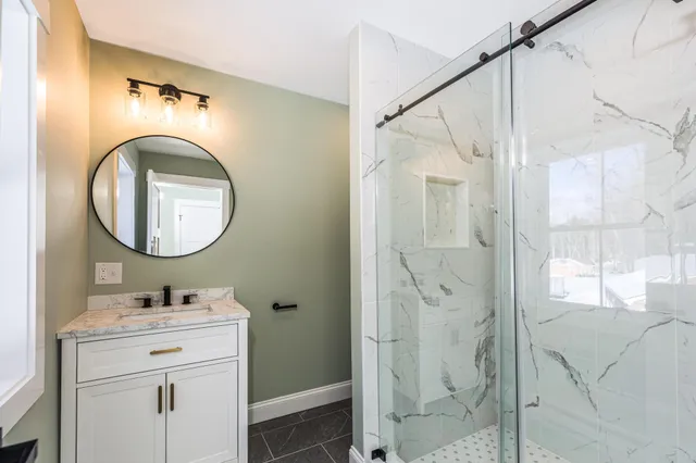 $699,900 | 39 Mast Road, Lee, NH 03861