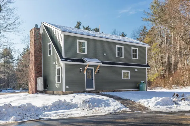 $699,900 | 39 Mast Road, Lee, NH 03861