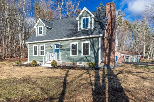 $699,900 | 39 Mast Road, Lee, NH 03861