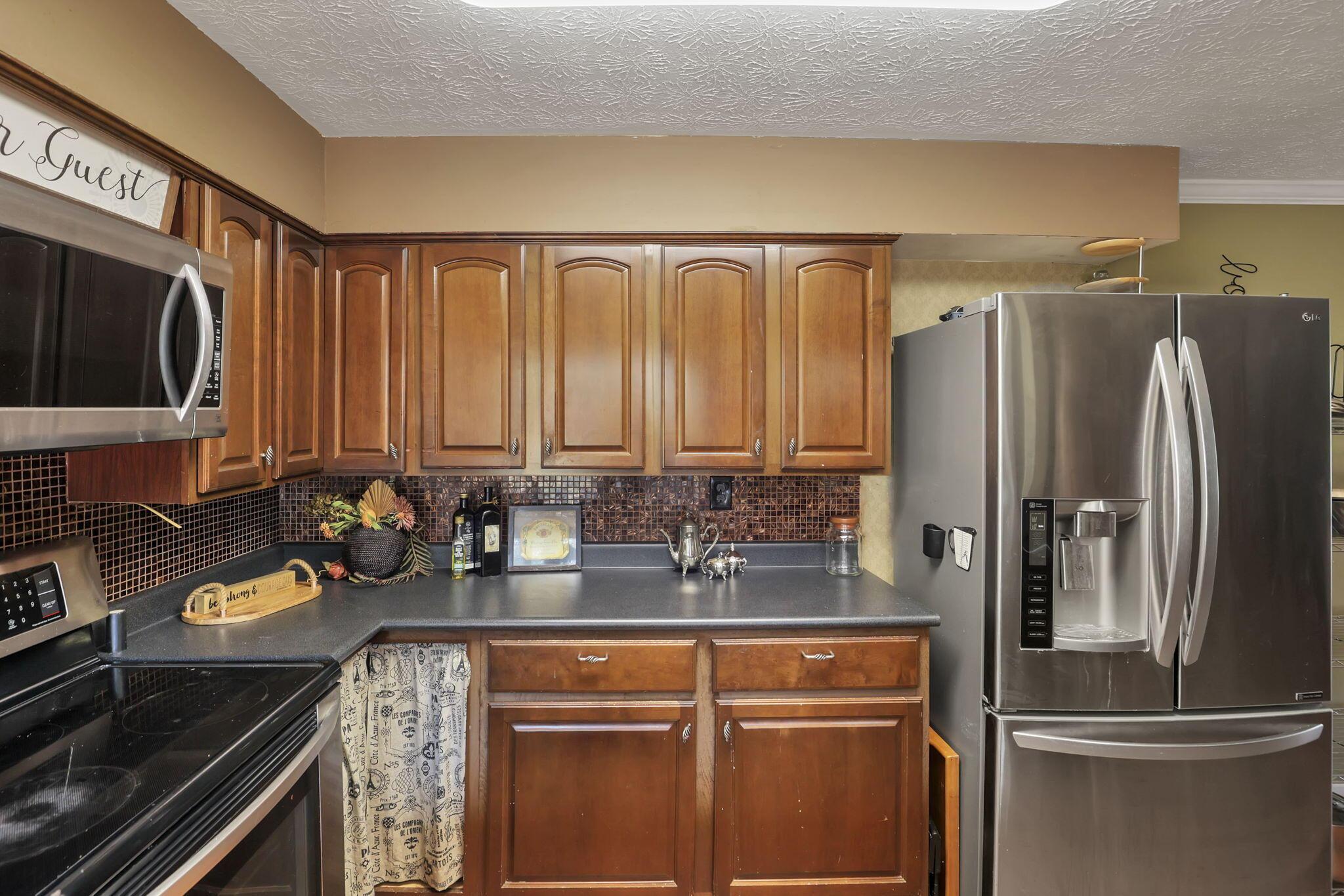 6346 Clark State Road Columbus, OH 43230 - Photo 15 of 42 18-web-or-mls-0N4A3038