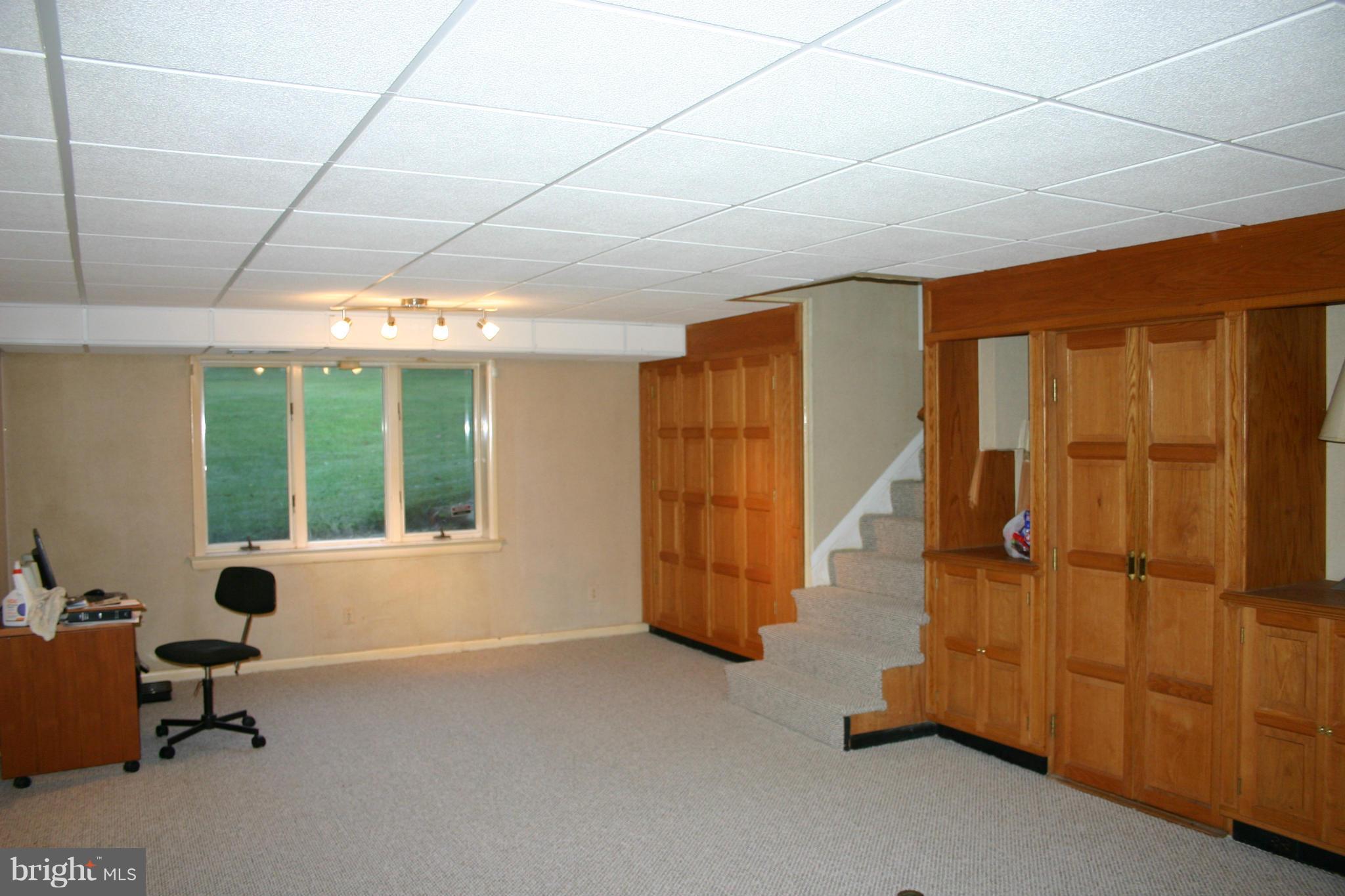602 Piccadilly Road Baltimore, MD 21204 - Photo 9 of 12 Family Room