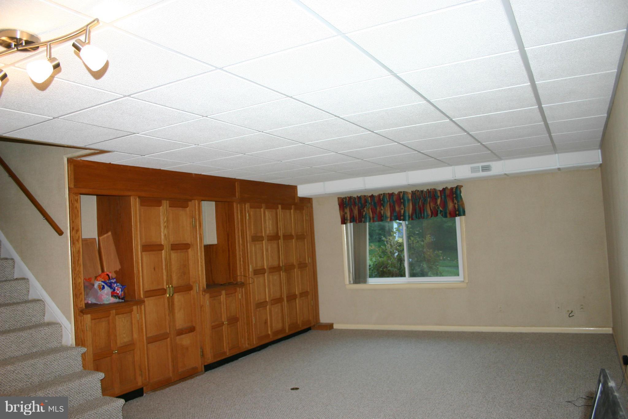 602 Piccadilly Road Baltimore, MD 21204 - Photo 10 of 12 Family Room