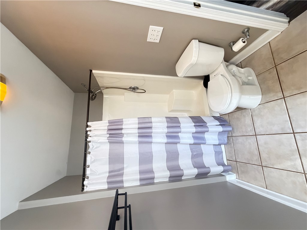 203 Indian Trail Road Seneca, SC 29672 - Photo 14 of 37 Primary Bathroom