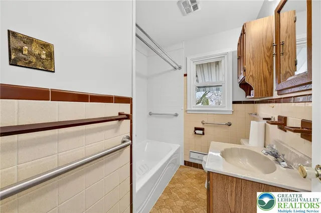 $339,900 | 4315 Embur Terrace, Easton, PA 18045