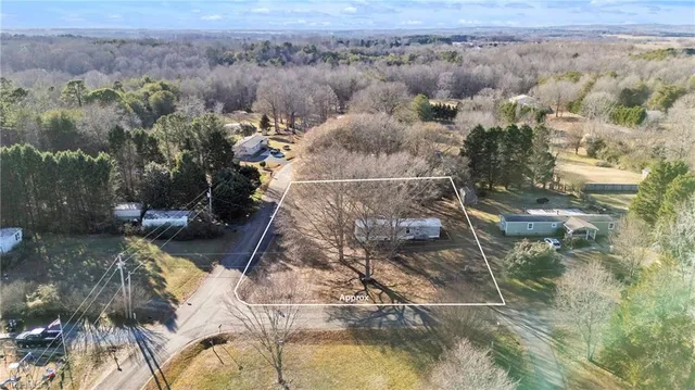 $129,000 | 4179 Deerfield Drive, Maiden, NC 28650