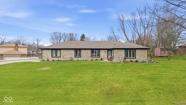 $325,000 | 7110 West Meadows Lane, Greenfield, IN 46140