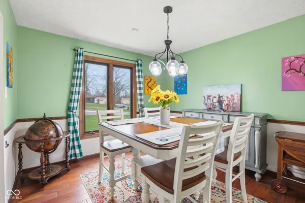 $325,000 | 7110 West Meadows Lane, Greenfield, IN 46140