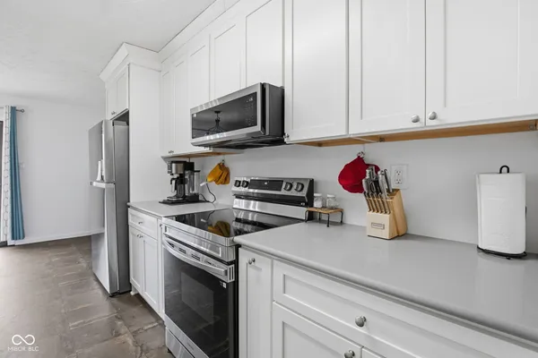 $325,000 | 7110 West Meadows Lane, Greenfield, IN 46140