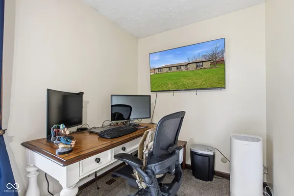 $325,000 | 7110 West Meadows Lane, Greenfield, IN 46140