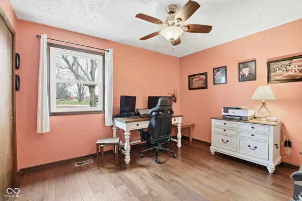 $325,000 | 7110 West Meadows Lane, Greenfield, IN 46140