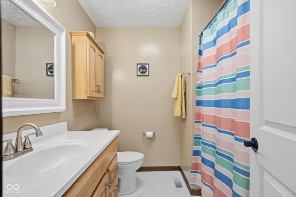 $325,000 | 7110 West Meadows Lane, Greenfield, IN 46140